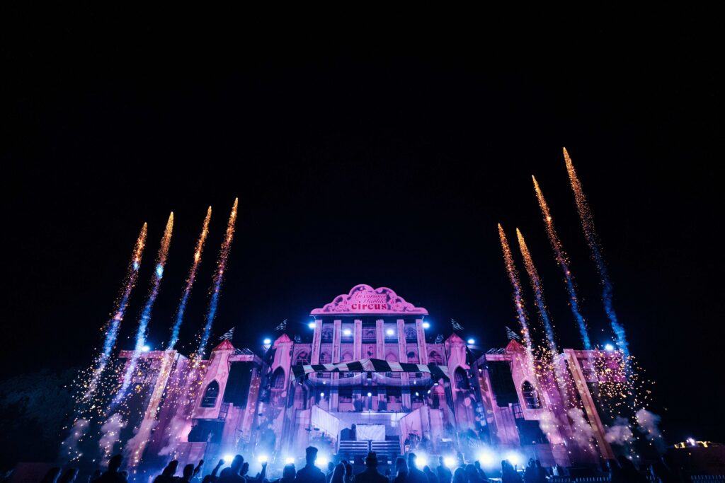 Lmc fireworks stage night (1)