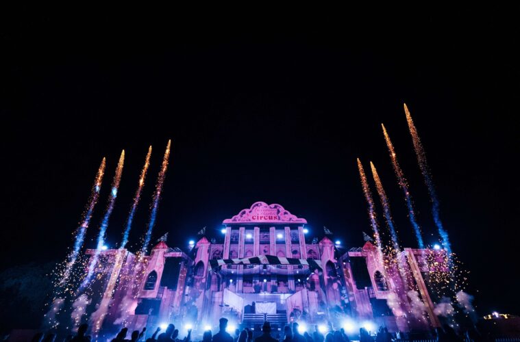 Lmc fireworks stage night (1)