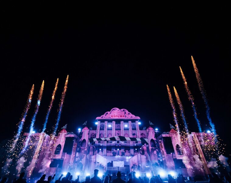 Lmc fireworks stage night (1)