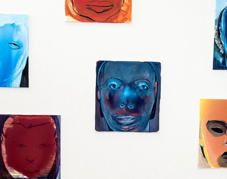 Het werk liaisons van marlene dumas in het louvre