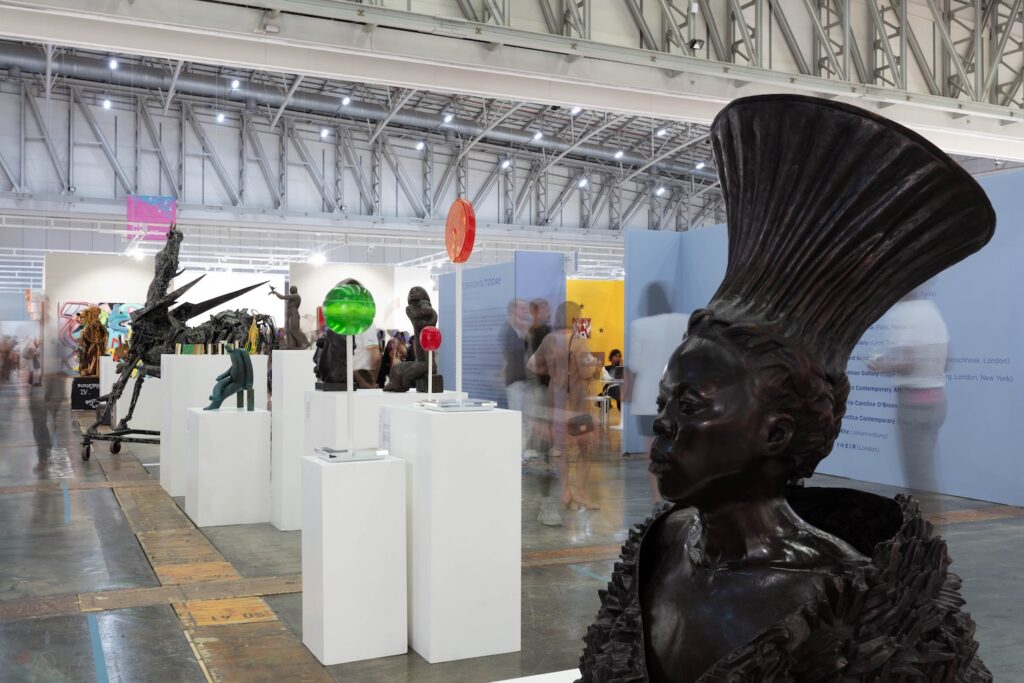 Ictaf2025 miathom cabinettrophywideangle001