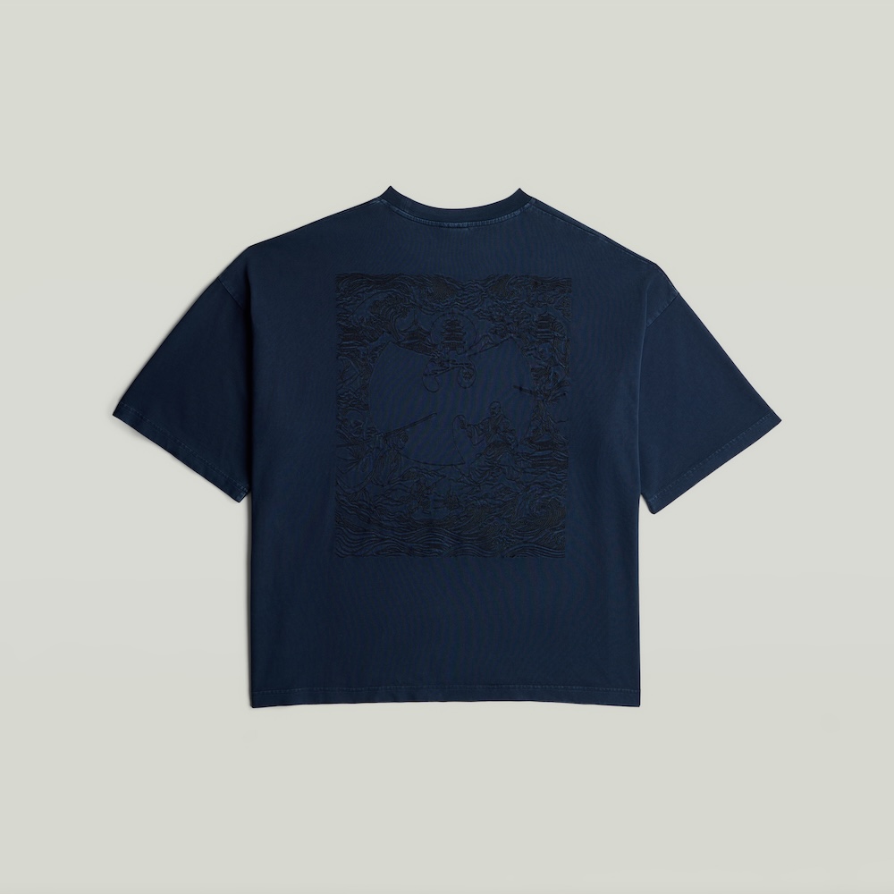D32050 G060 B695 M05