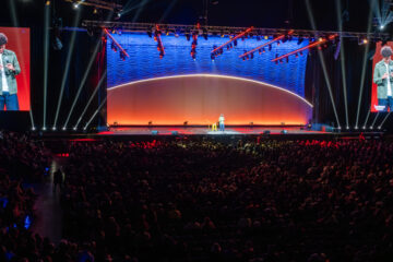 SavannaServesSouthAfrica sNationalTeamofComedyatSunBetArena,Pretoria2