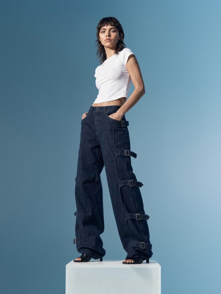The Denim Tombogo WMN front quarter